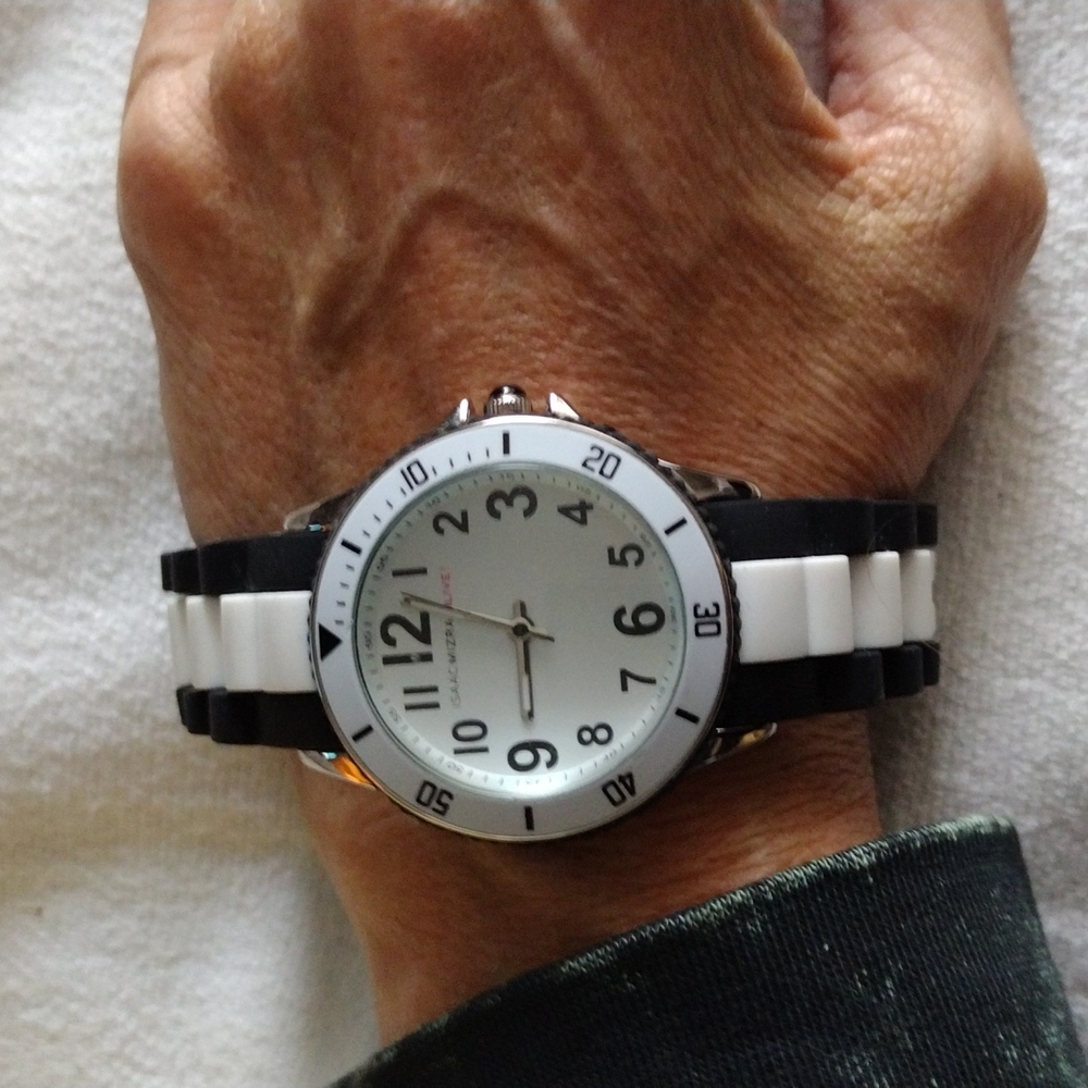 Watch - Picture 3 of 5